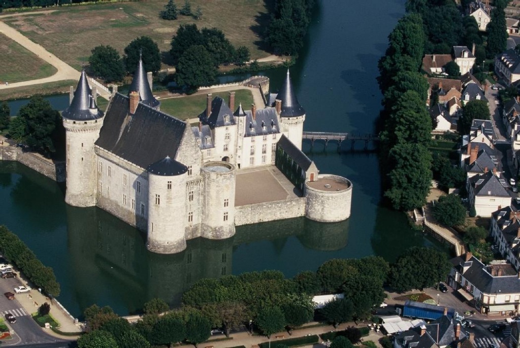 Le château de Sully-sur-Loire, un cadre à couper le souffle... © La République du Centre