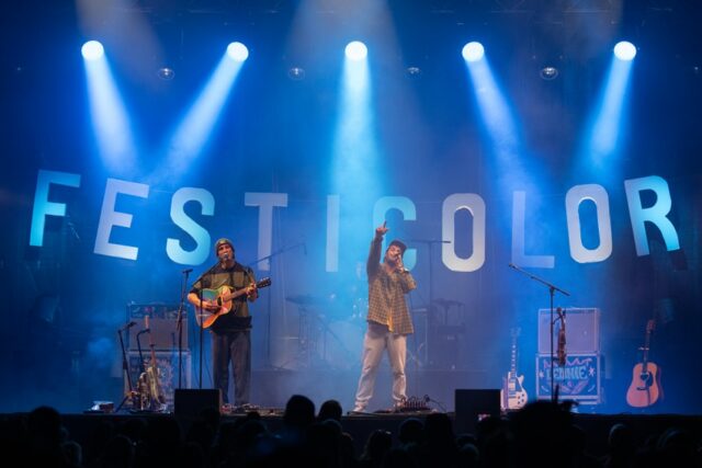 Concert Léonie à Festicolor 2025 @ Forumsdesphotos