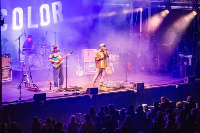 Concert Léonie à Festicolor 2025 @ Forumsdesphotos