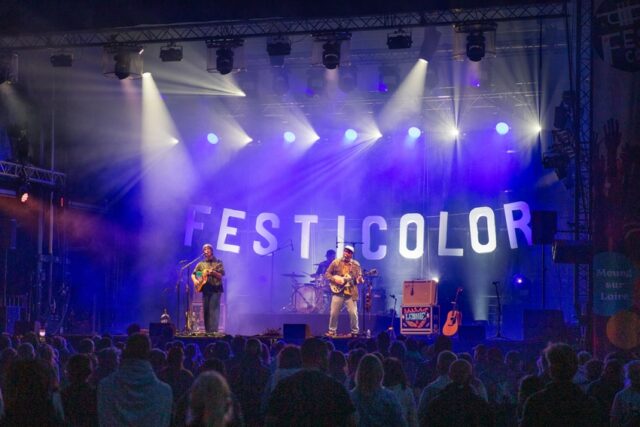 Concert Léonie à Festicolor 2025 @ Forumsdesphotos