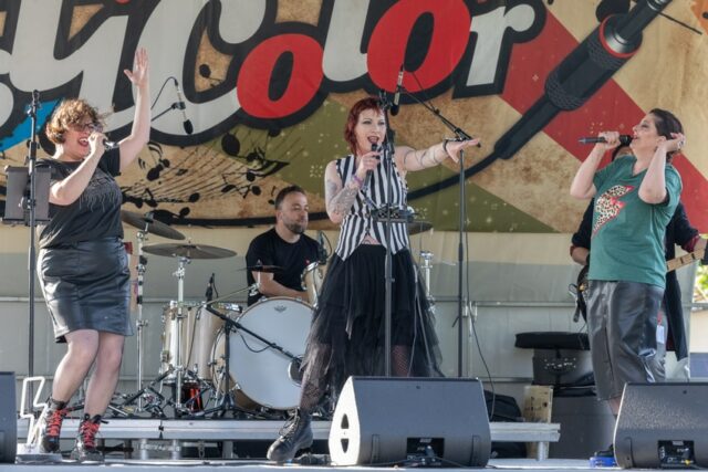 Concert Lukaz Sisters à Festicolor 2025 @ Forumsdesphotos